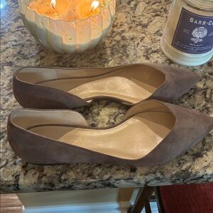 Marc Fisher Tan Women”s Ballerina Pointed Toe Flats. Size 9